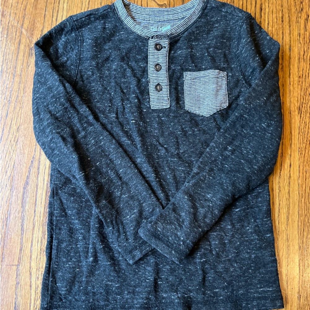 EUC Cat & Jack grey Heather long sleeve Henley shirt with button placket.